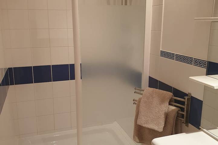 Gîte pour 5 personnes, avec piscine ainsi que balcon et jardin à Fumel - 4