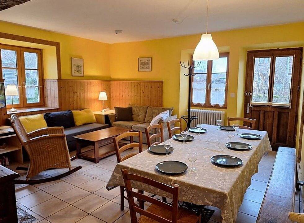 Gîte "Chez Léontine", dans ancienne ferme vigneronne in Liesle, Doubs