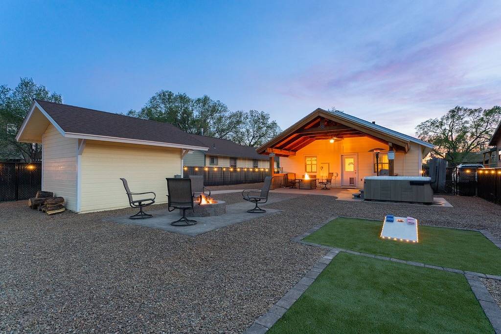 Walking distance from downtown - Close to local Lakes - Large backyard - Hot Tub in Williams (Arizona), Coconino Nationalwald