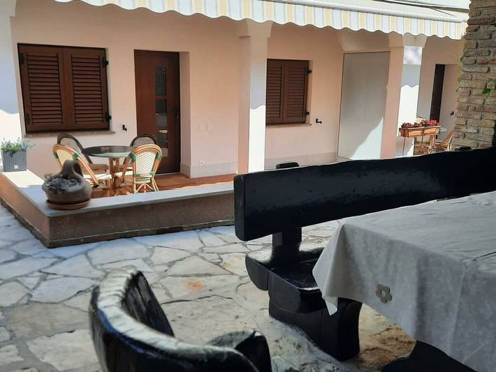 Ferienhaus für 3 Personen, mit Terrasse und Garten - 1