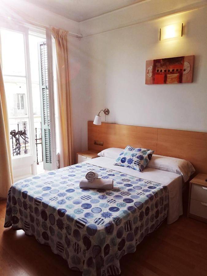 Quadruple Room with Private Bathroom in Centro Barcelona, Barcelona
