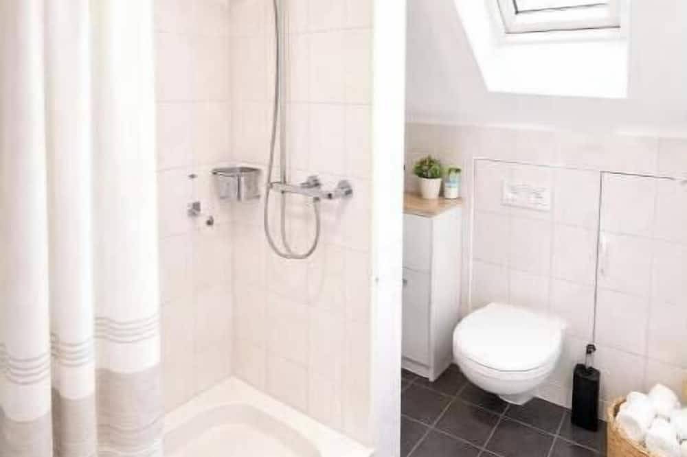 Ganze Wohnung, Charmante Dachgeschoss-Maisonette in Bern in Niederbottigen, Bern