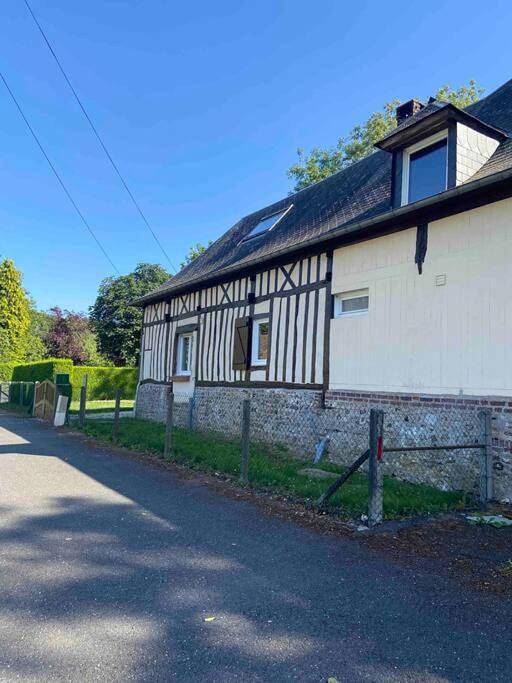 Location de vacances pour 6 personnes, avec terrasse et jardin, animaux acceptés dans Motteville