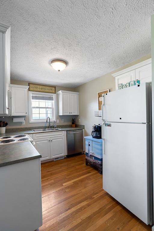 Ganze Wohnung, Cozy beachfront property with amenities, completely renovated recently! in Wilmington Beach, Pleasure Island