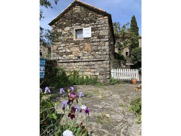 Gîte pour 8 personnes, avec piscine à Aujac