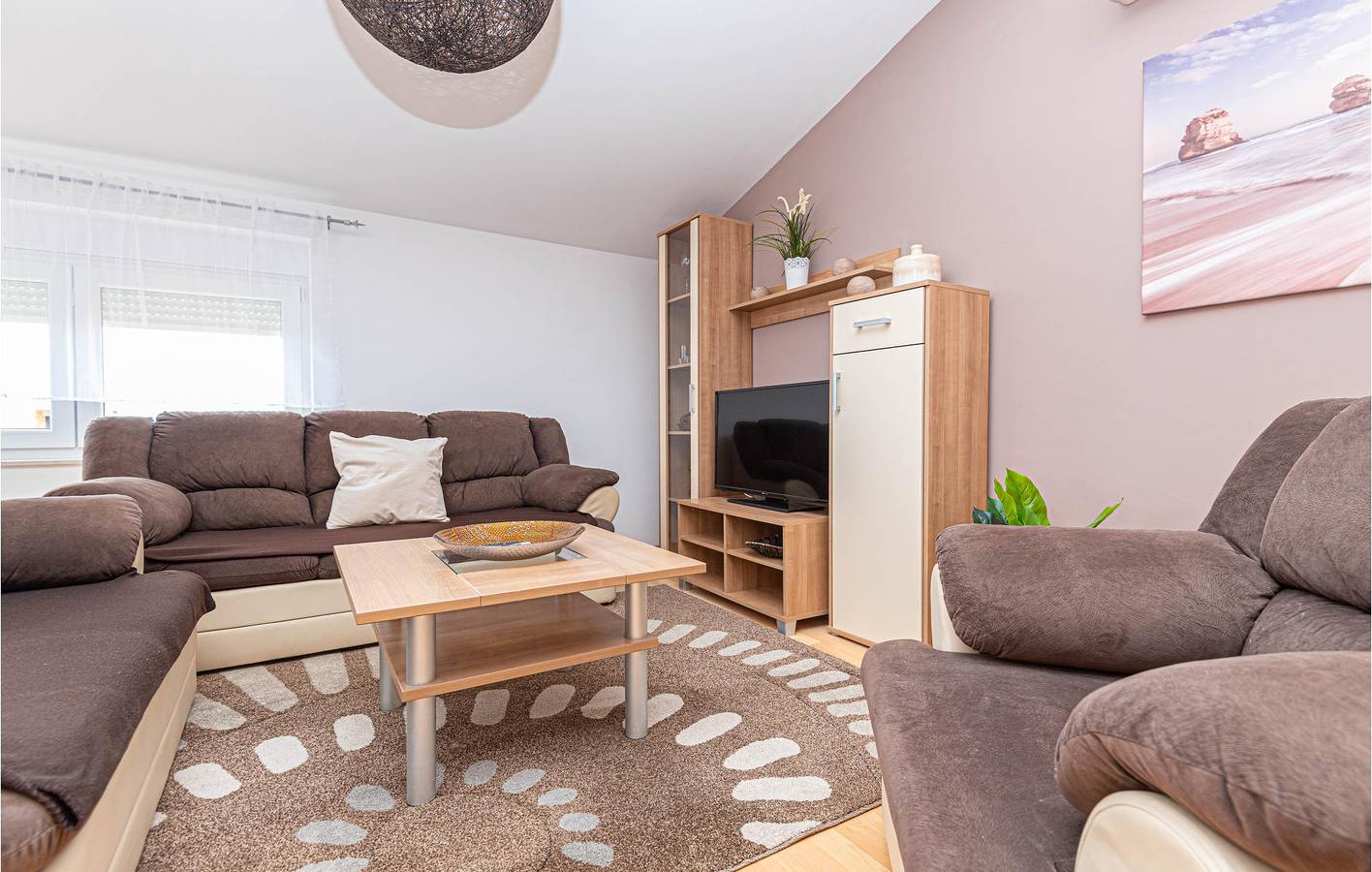 Ganze Ferienwohnung, Gemütlich, 2 km vom Strand entfernt: 1-Zimmer-Wohnung mit WLAN, Klimaanlage und Terrasse in Vodice, Šibenik-Knin