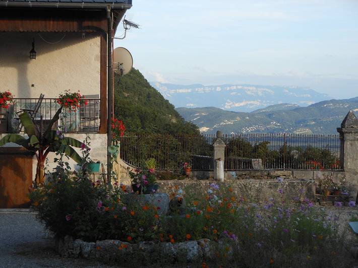 Gîte pour 14 personnes, avec piscine et terrasse, animaux acceptés dans l' Ain - 2