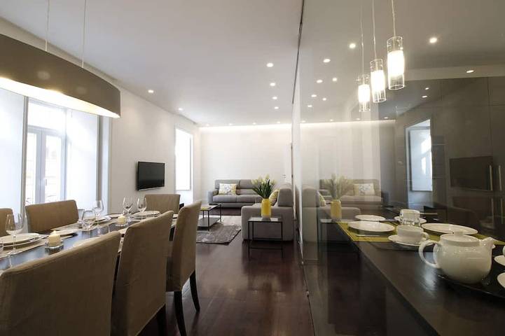 Holiday rental for 8 people, with balcony in Lisbon