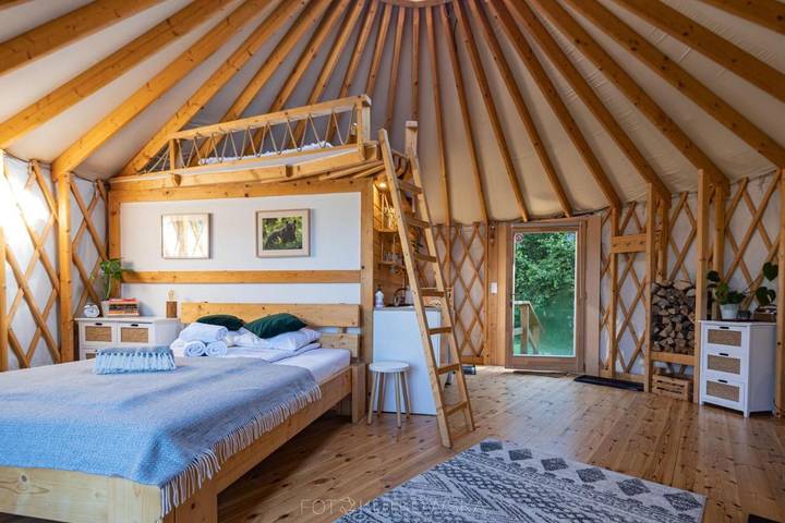 Namiot dla 4 osób, z widok i ogród w Bieszczady