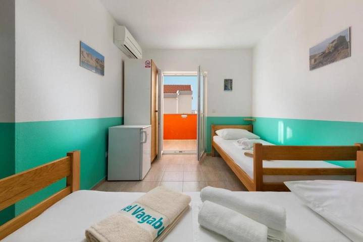 Hôtel pour 2 personnes, avec Terrasse ainsi que Jardin et Piscine à Gajac - 3
