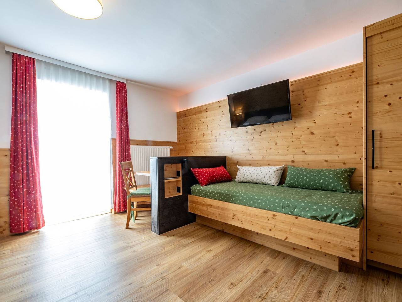 Alpengasthof Enzian - Familienzimmer mit Balkon in Wiener Alpen