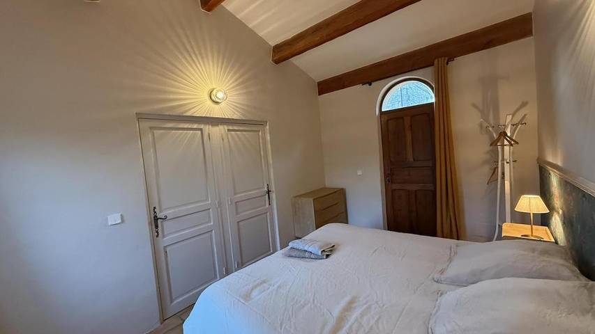 Location de vacances pour 2 personnes, avec piscine et jacuzzi ainsi que jardin et terrasse à Saint-Mathieu-de-Tréviers - 3