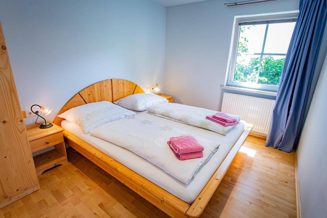 Ganze Wohnung, Apartment with Terrace in Schladming, Schladming-Dachstein