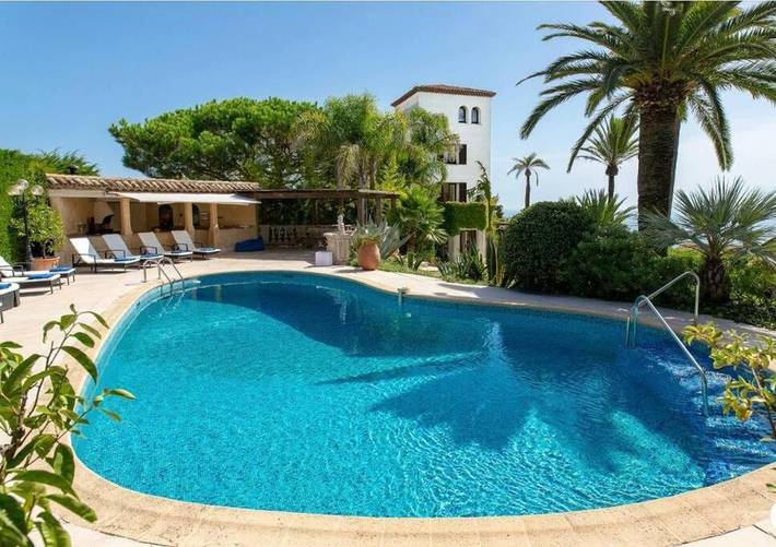 Villa pour 15 personnes, avec jardin ainsi que vue et piscine, animaux acceptés à Vallauris