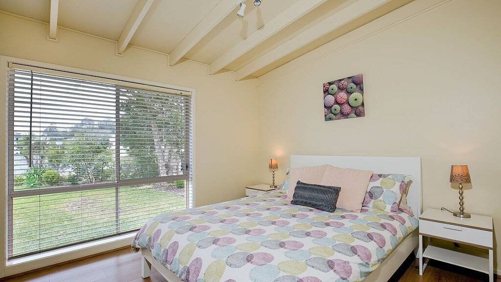 The Deckhouse - Pet Friendly - 2 Mins to Beach in Culburra, Culburra Beach