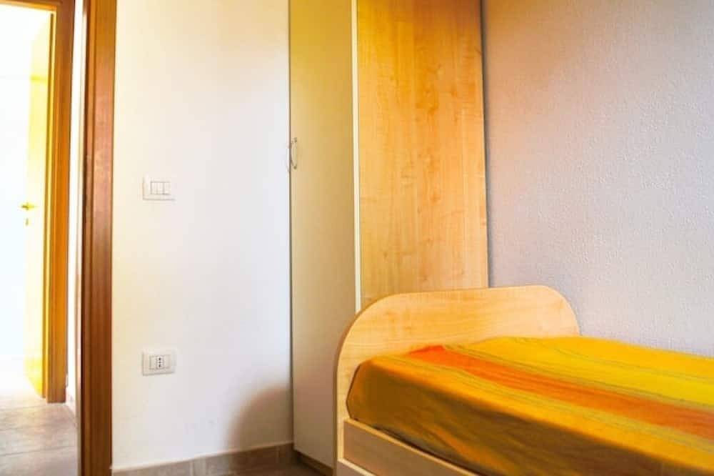 Ganze Wohnung, Sardinia, 50mt walk to the Beach  in La Ciaccia, Sardinien