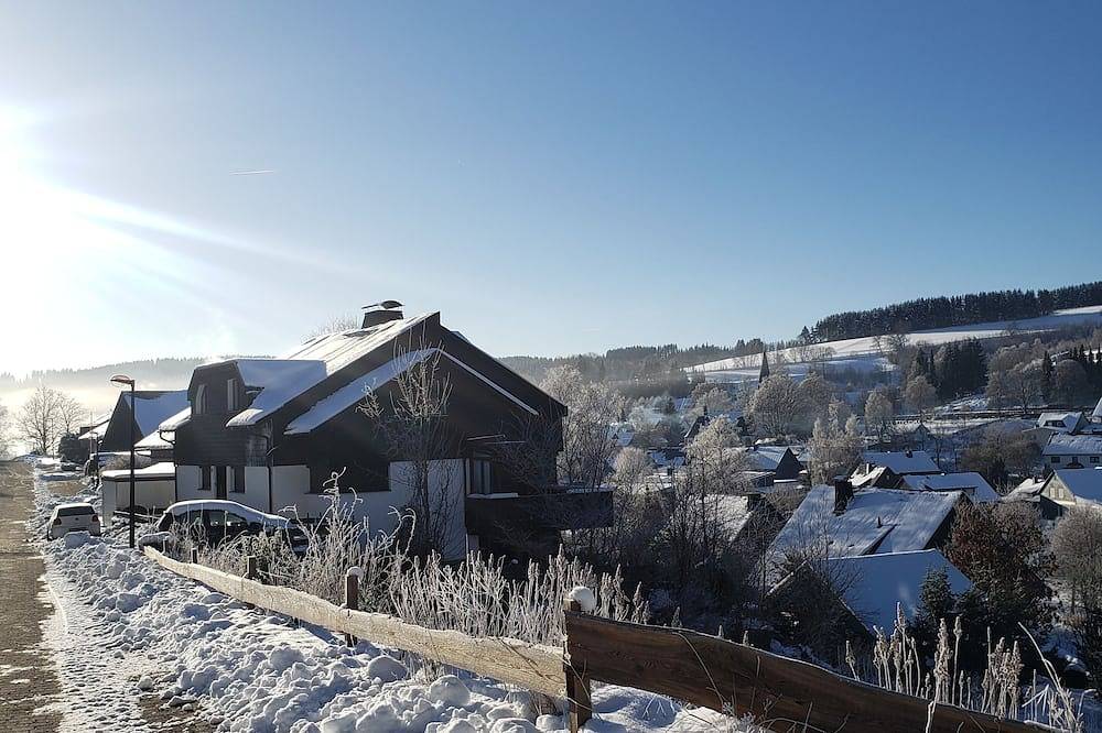 Ganze Wohnung, Sonnen Panorama - Abenteurer und Weltentdecker - Fewo mit 60 qm - ruhige Lage in Winterberg, die Mittelgebirge