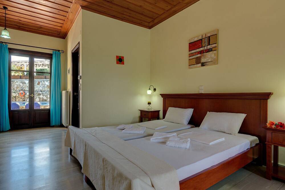 Ganze Wohnung, Heliopetra Studios, Douliana village in Douliana, Vamos