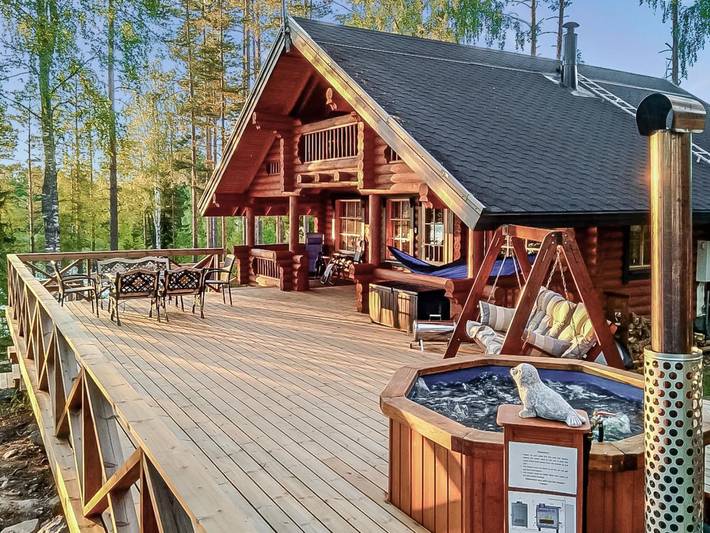 Ferienhaus für 6 Personen, mit Terrasse und Sauna sowie Seeblick in Südfinnland