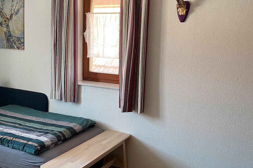 Ganze Wohnung, Zimmer '2 Einzelzimmer' mit Wi-Fi in Hilzingen, Hegau