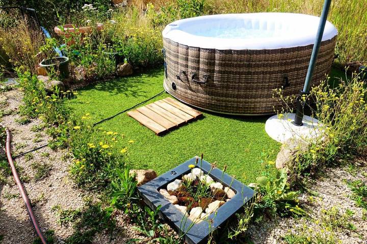 Tente pour 4 personnes, avec jardin et jacuzzi en Ardèche - 3