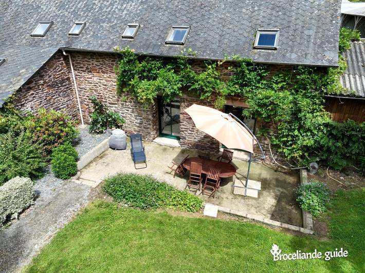 Gîte pour 6 personnes, avec jardin et terrasse