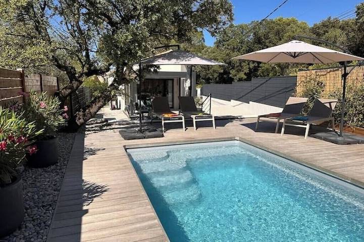 Location de vacances pour 4 personnes, avec terrasse et jardin à Villevieille