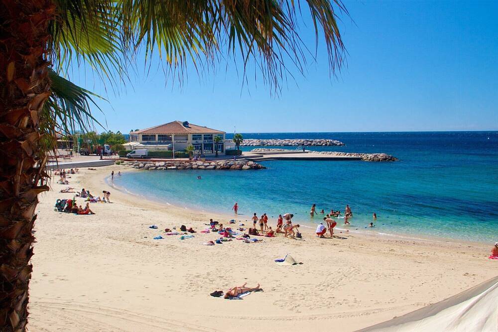 Entire apartment, Appartement bas de Villa rez de Jardin in La Garde, Toulon region