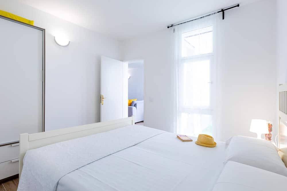 Entire apartment, 47 Amazing Primavera with Wifi, Terrace, Pool in Costa del Silencio, Arona