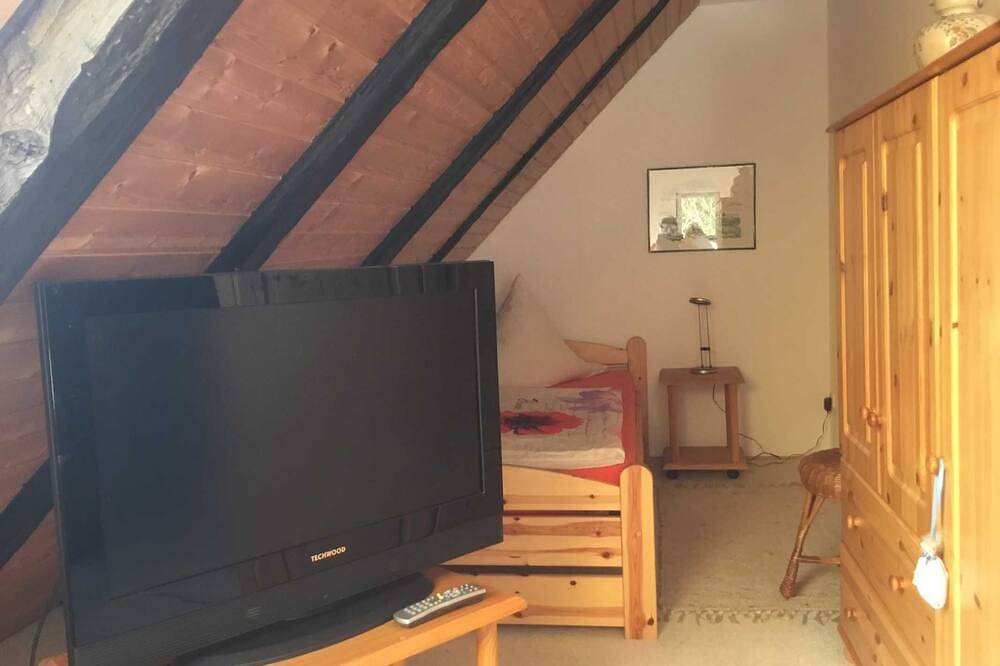 Ganze Wohnung, Ferienwohnung mit Angelboot in Herzwolde - Ferienwohnung in Herzwolde in Wokuhl-Dabelow, Mecklenburg-Strelitz