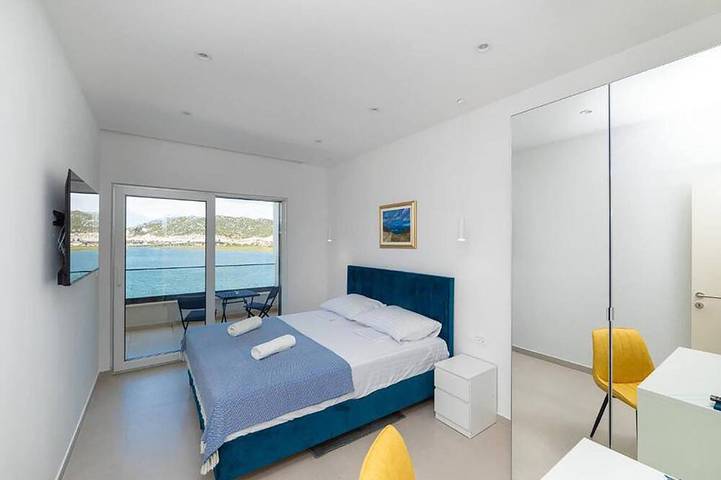 Beautiful home in Rogotin with private swimming pool, can be inside or outside in Rogotin, Dubrovnik-Neretva