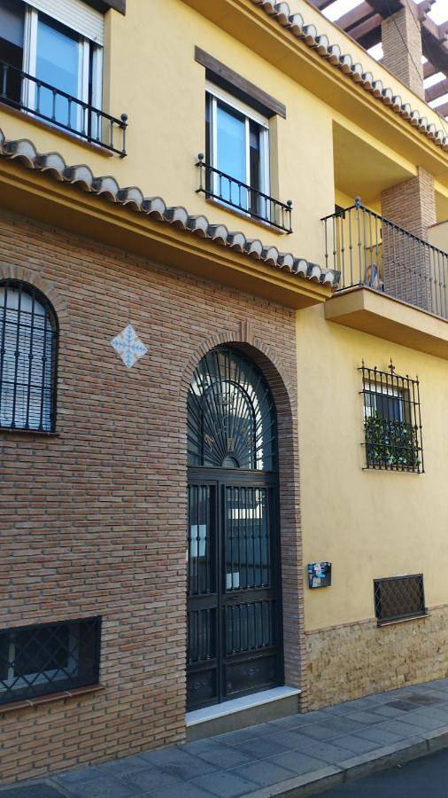 Apartamento para 4 personas, con Balcón y Terraza en La Zubia