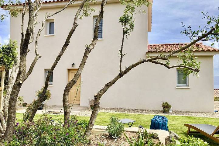 Ferienhaus für 9 Personen, mit Garten