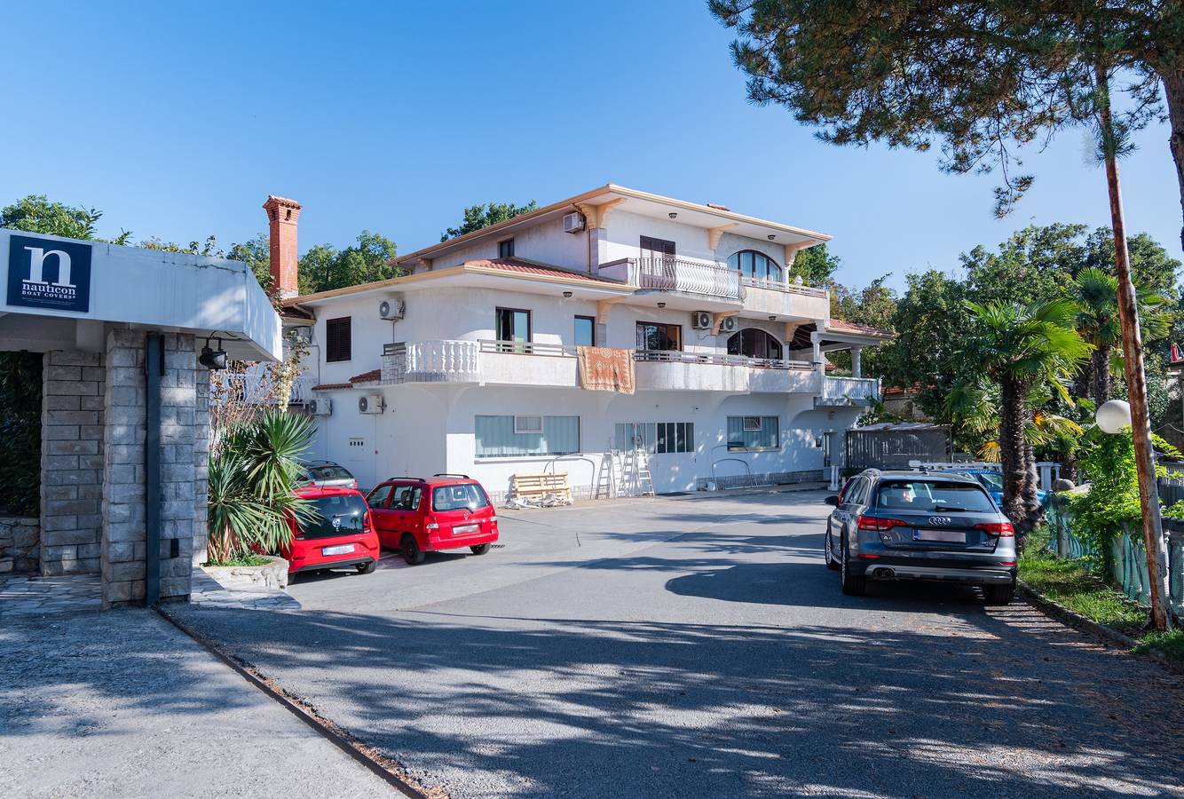 Ganze Wohnung, 1-Zimmer-Ferienwohnung mit Terrasse Opatija - Pobri, Opatija A-16390-a in Općina Matulji, Opatija Riviera