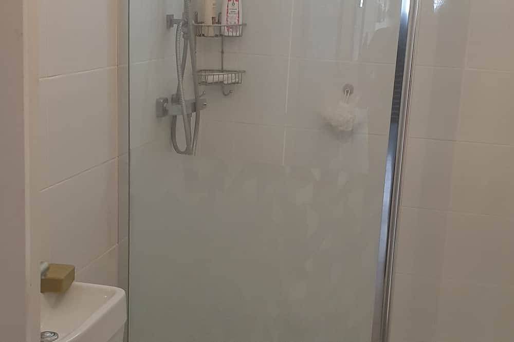 Appartement entier, Appartement de 110 m² Avec Piscine et Grand Jardin in Albi, Région d'Albi
