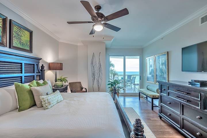 Vacation rental for 10 people, with pool and yard as well as hot tub in Daytona Beach Shores