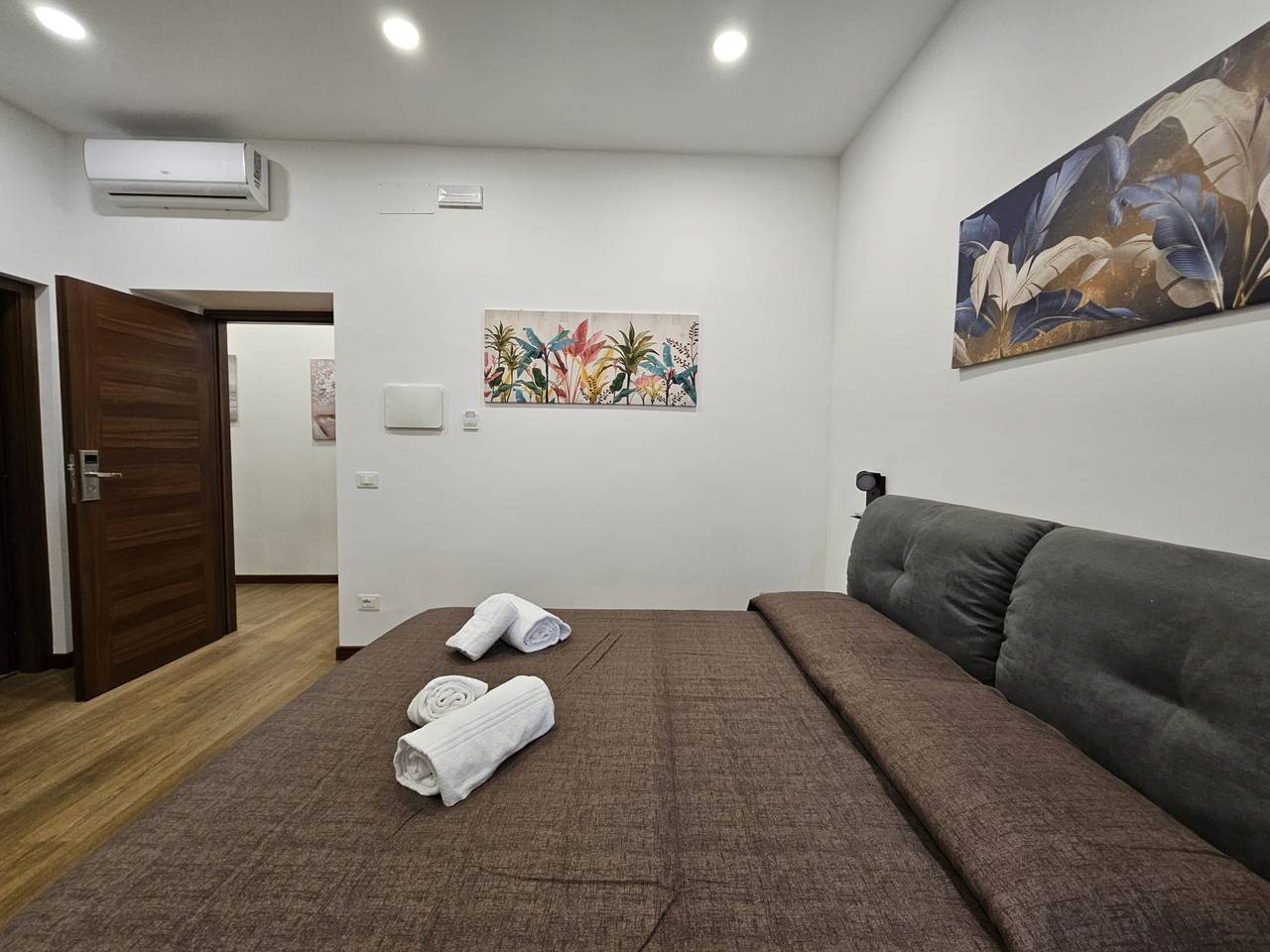 La Darsena Guesthouse Room 2 - by Be Your Home in Civitavecchia, Provincia di Roma