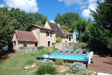 Location de vacances pour 6 personnes, avec jardin et jacuzzi à Vitrac