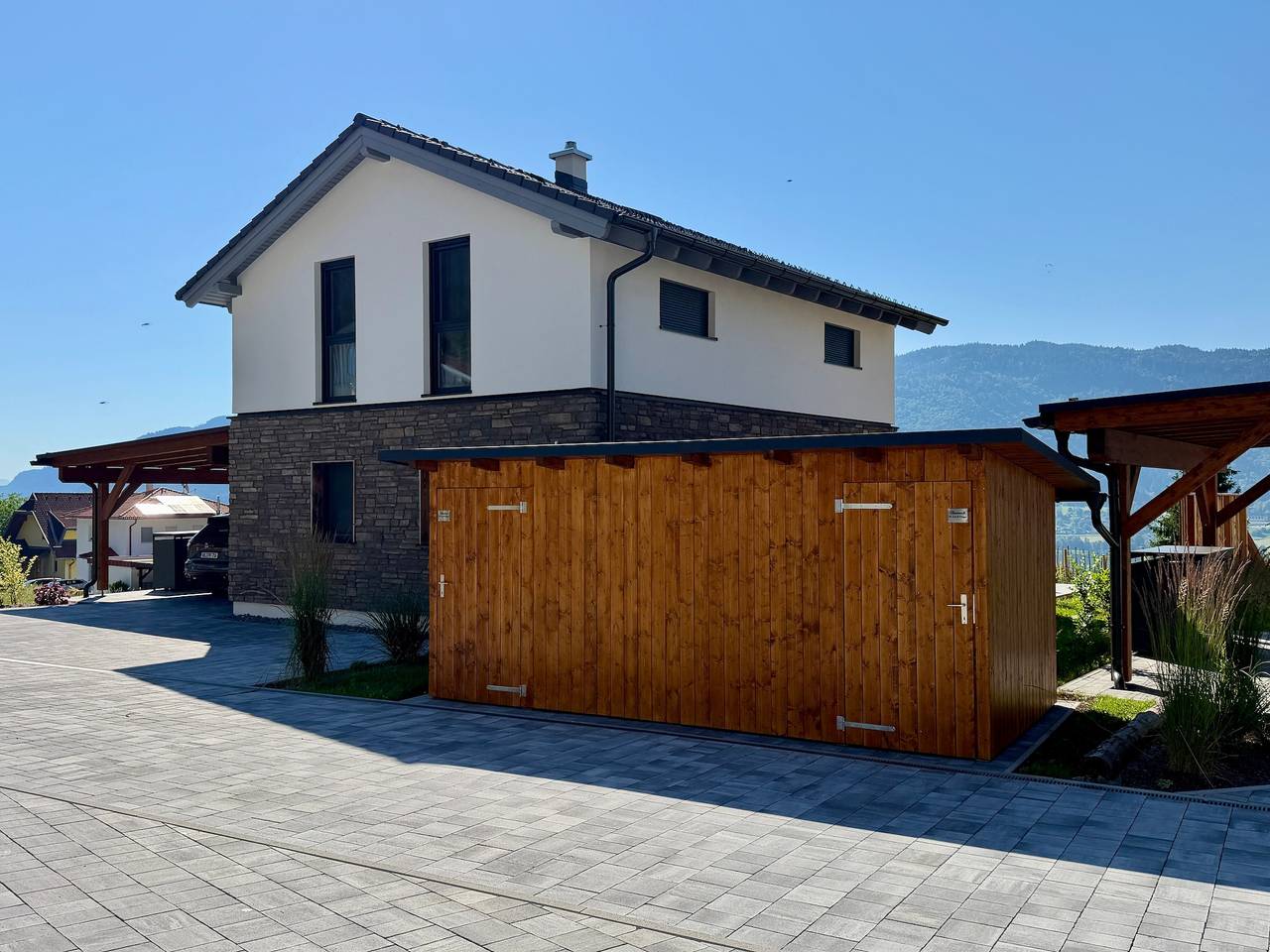 Ferienhaus 'Steinrose' mit Seeblick, privater Terrasse und Wlan in Bodensdorf, Gerlitzen
