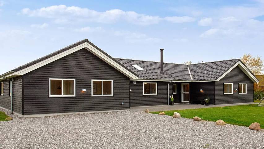 Ferienhaus für 23 Personen, mit Terrasse und Whirlpool sowie Sauna und Pool