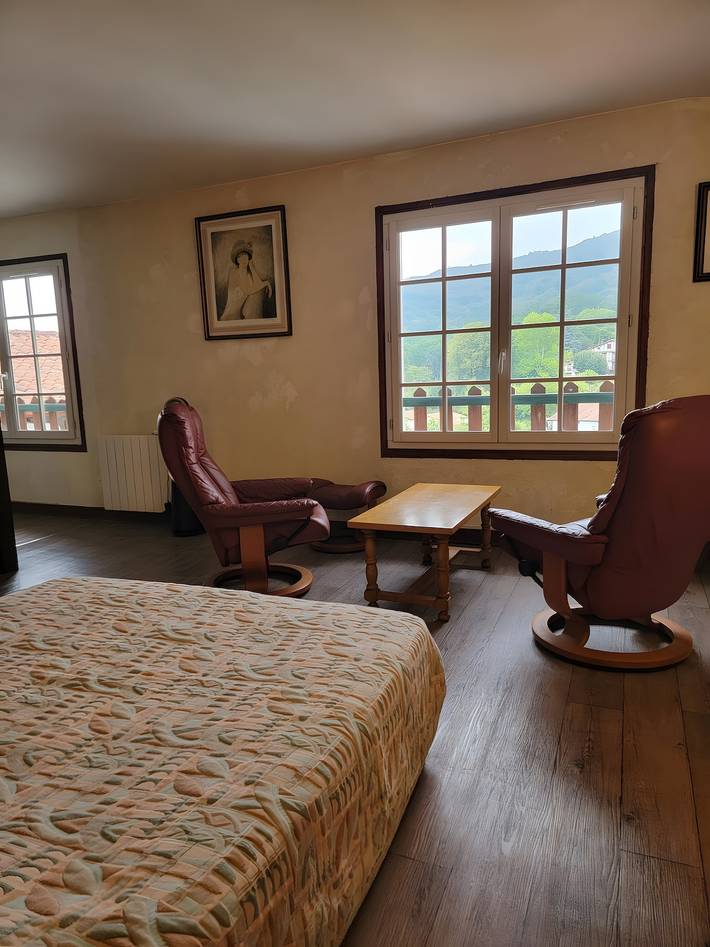 Estúdio inteiro, Apartamento 'Tamburine Xaharra' com vista para a montanha e Wi-Fi in Ainhoa, Bayonne (Região)