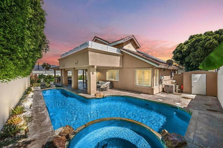 Ferienhaus für 10 Personen, mit Garten und Balkon sowie Ausblick und Pool, mit Haustier - 1