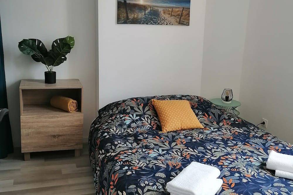 Entire apartment, La Vague Bleue, Centre Ville in Tonneins, Marmande region
