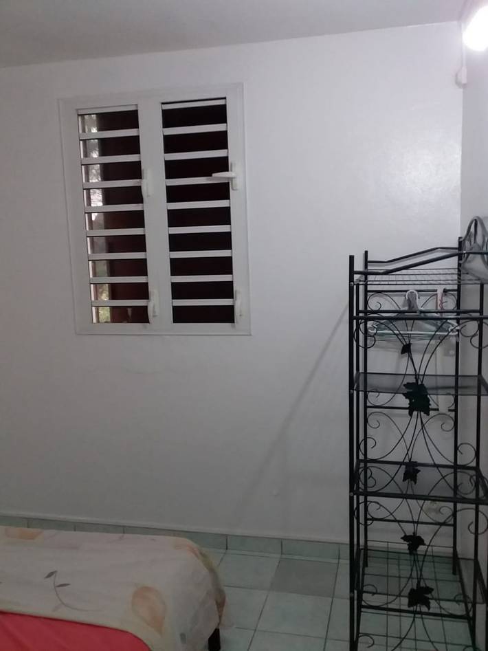 Location de vacances pour 4 personnes, avec terrasse à Petit-Canal - 2