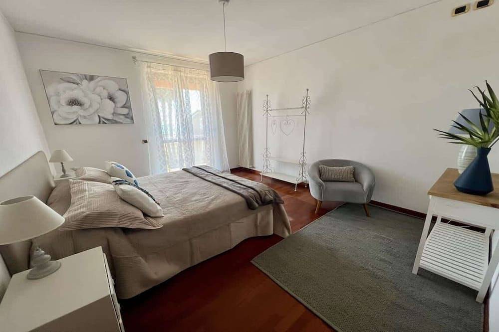 Entire apartment, Elegant villa with hot tub, views in Grottammare, Grottammare (Comune)