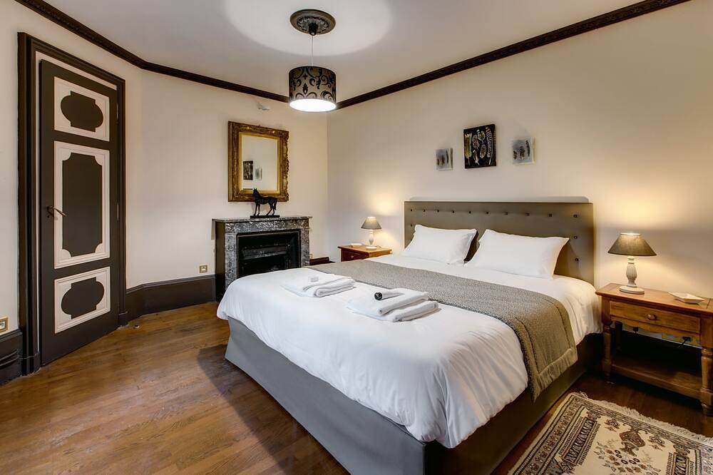 Château De Montsymond. 10 chambres double. Promotion -20% du 7 au 14 août 2026 in Romenay, Région de Mâcon