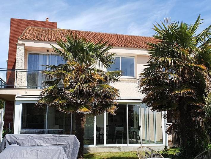 Location de vacances pour 14 personnes, avec Balcon ainsi que Terrasse et Jardin dans Office De Tourisme De La Bernerie En Retz