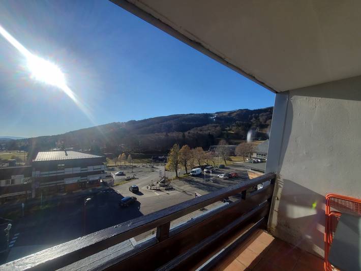 Gîte pour 6 personnes, avec terrasse dans Super Besse - 4