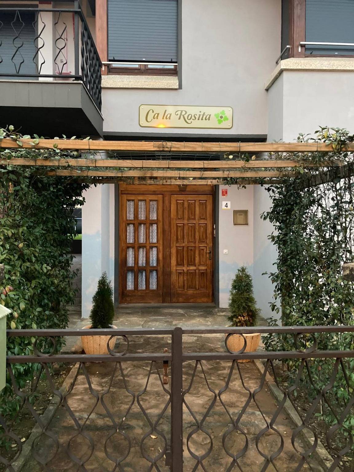 Ganze Wohnung, Ca la Rossita in Sant Jaume de Llierca – Ferienhaus mit Pool und Bergblick in Sant Jaume de Llierca, Garrotxa