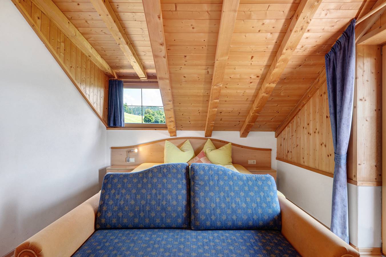 Ganze Wohnung, Ferienwohnung 'Ringelblume' mit Bergblick, Gemeinschaftsgarten und Wi-Fi in Schlaneid, Mölten